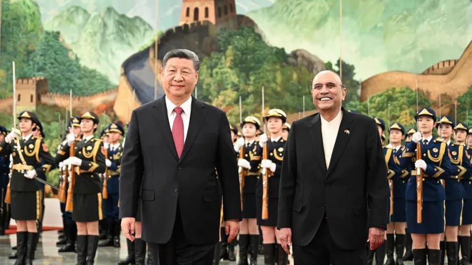 Xi holds talks with Pakistani president