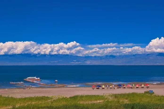 Xinjiang’s Bosten Lake becoming a magnet for domestic and international tourists