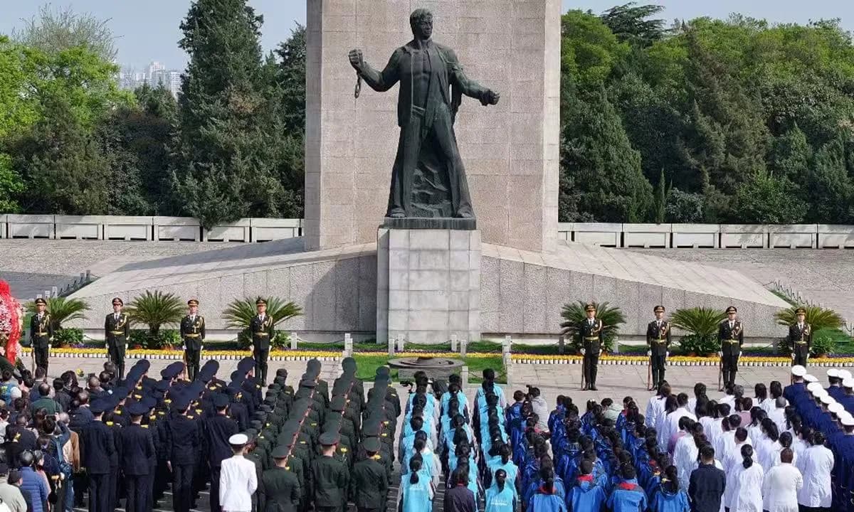 Commemorative events held across China to honor martyrs on Qingming Festival