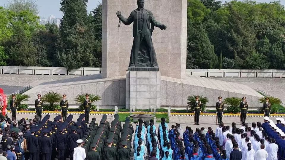 Commemorative events held across China to honor martyrs on Qingming Festival
