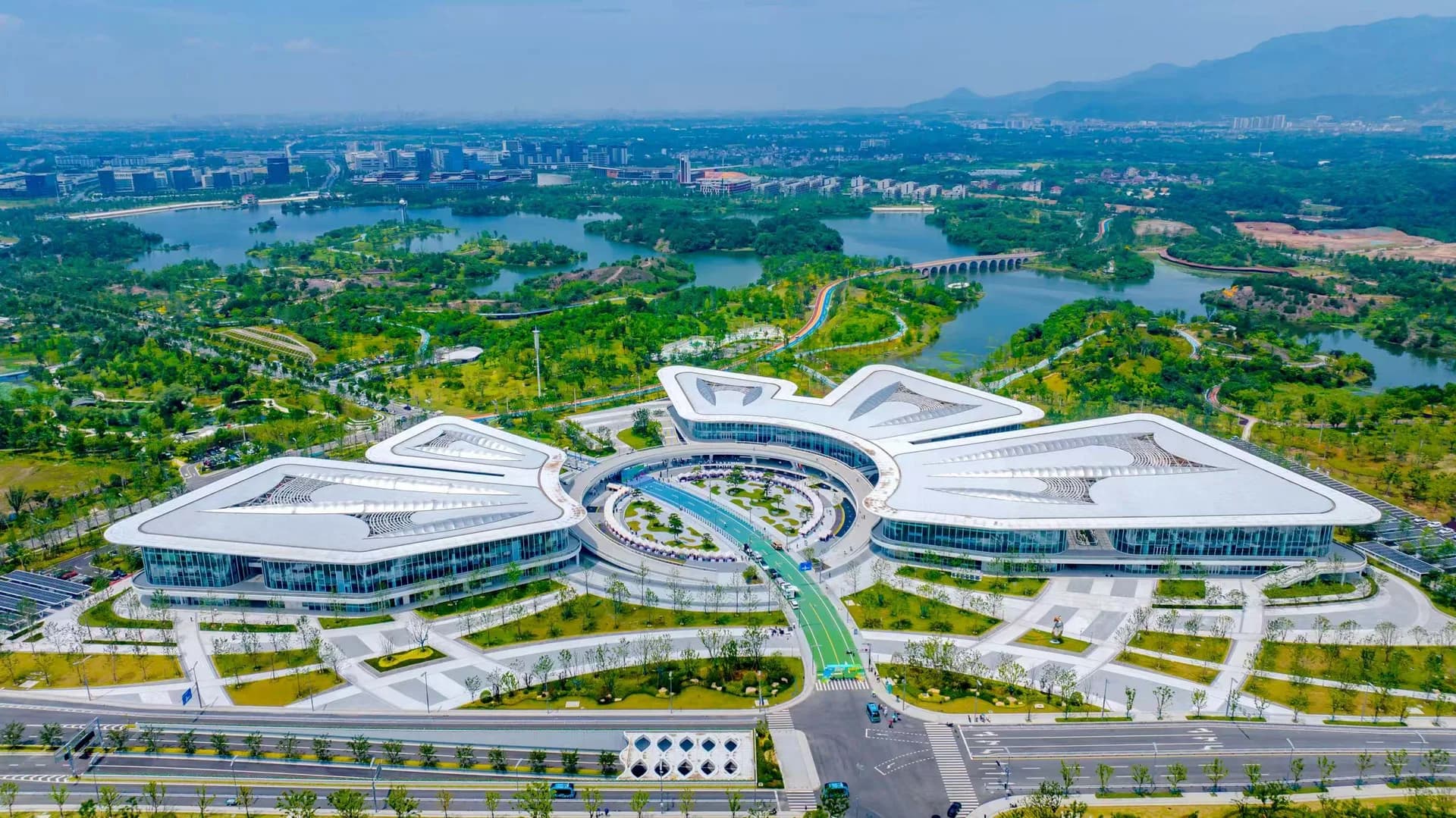 Jinyi Lake: A New Industrial City Rising from the Barren