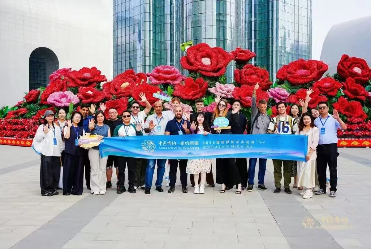 International media, foreign bloggers explore Urumqi’s Silk Road Urban Development Vision