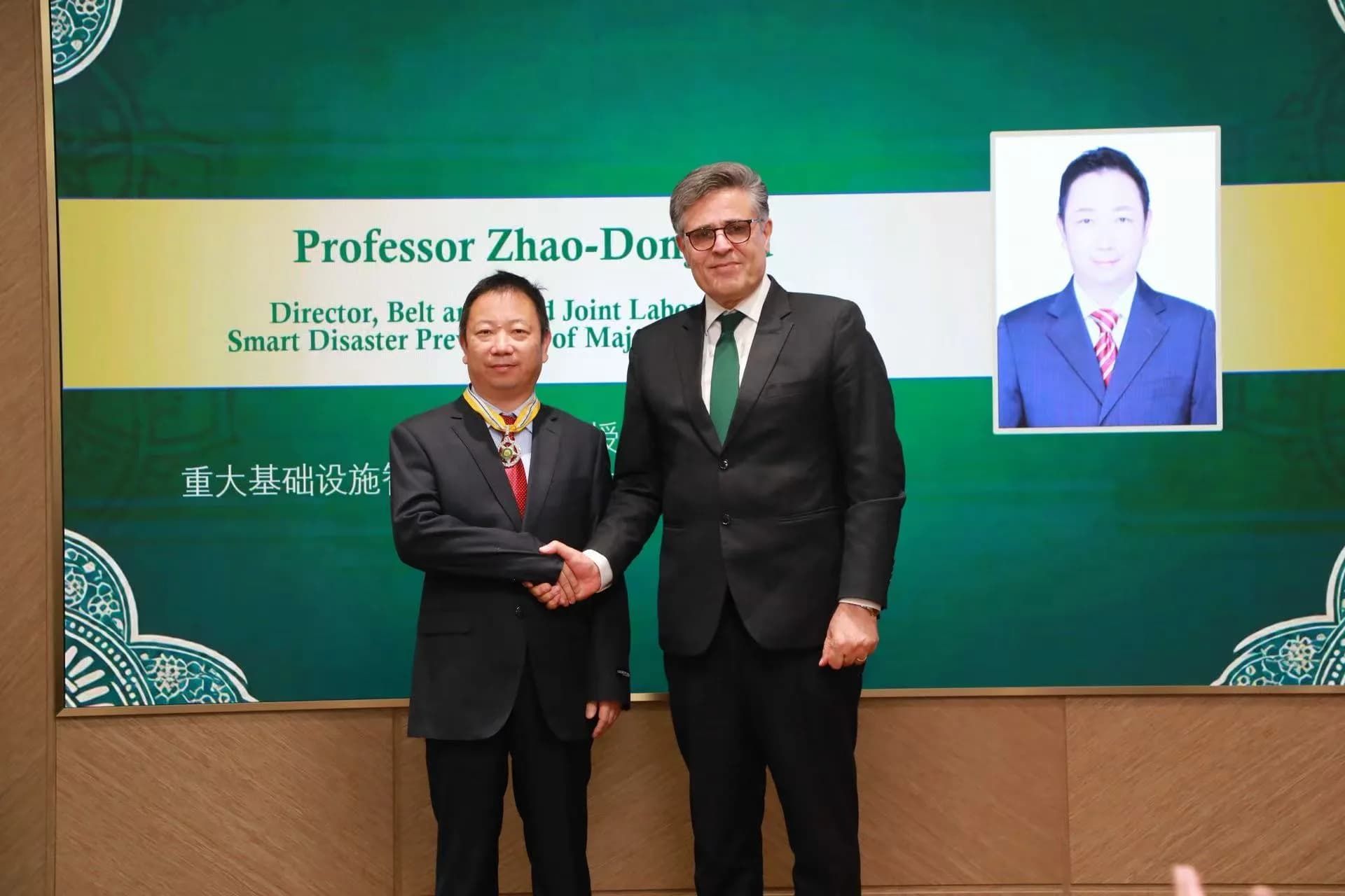 Pakistan confers civil awards on Chinese nationals for contributions to bilateral ties