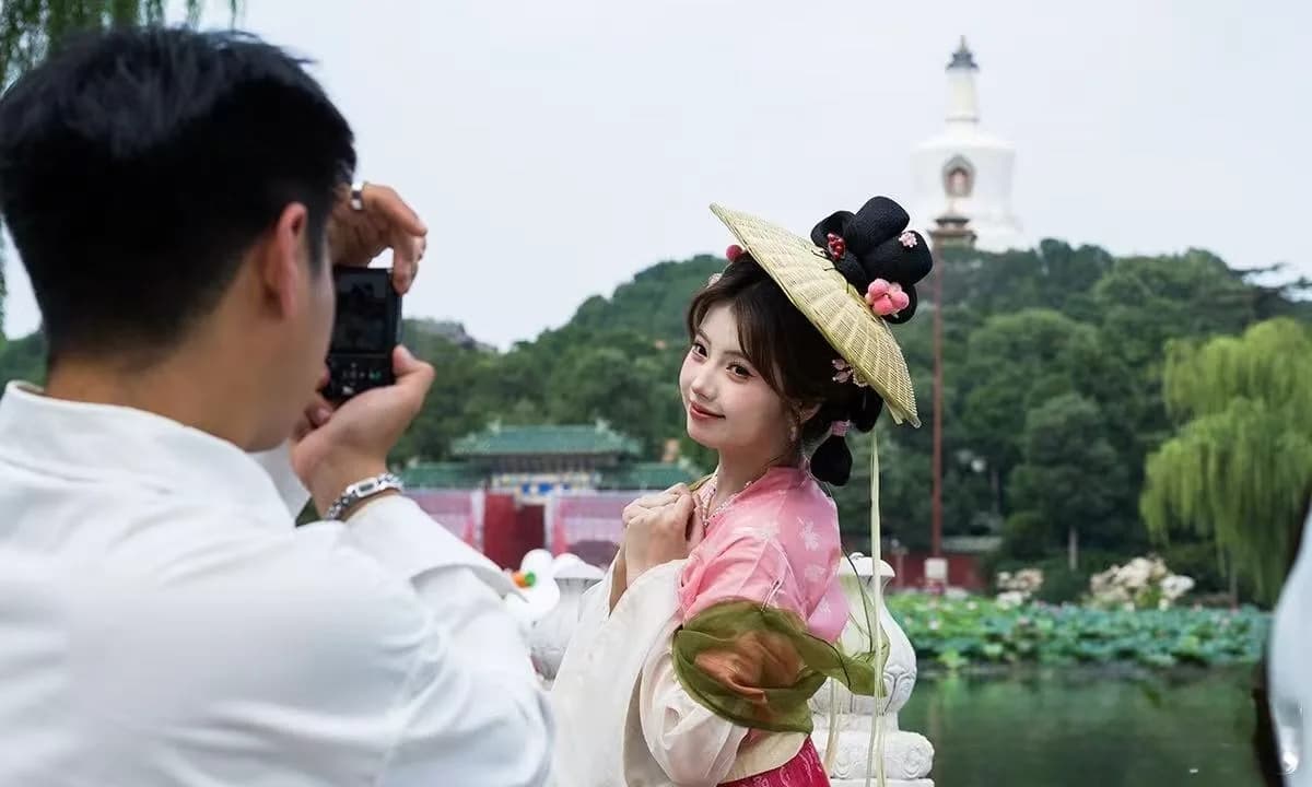 Beijing's Beihai Park celebrates 100 years of opening