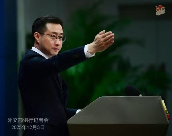 db5c6cefc754dfbf26a8c0eefa1a4594